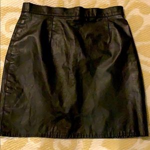 🎃3/$25 Vintage leather skirt